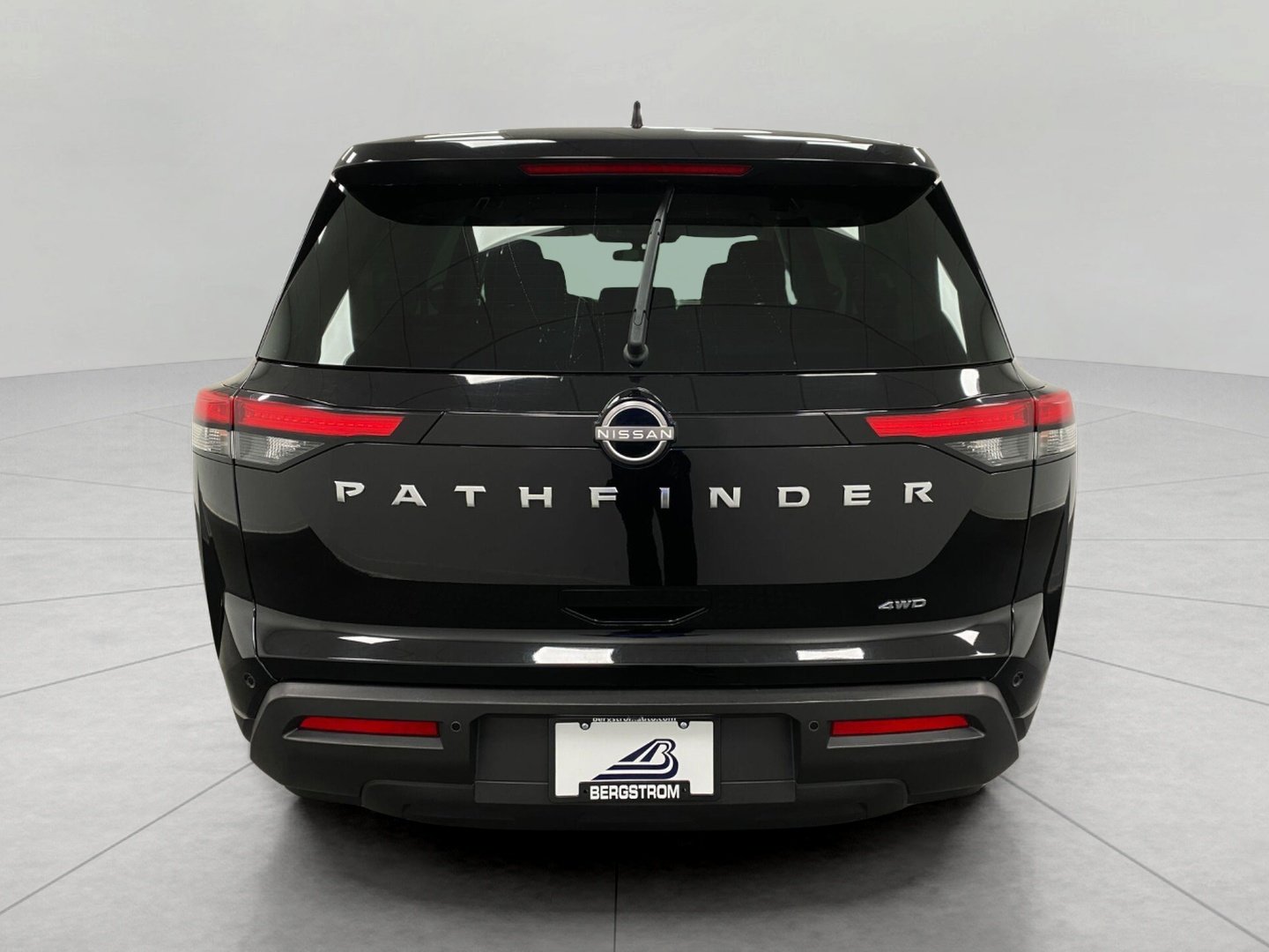 Used 2022 Nissan Pathfinder S AWD/4WD image 5