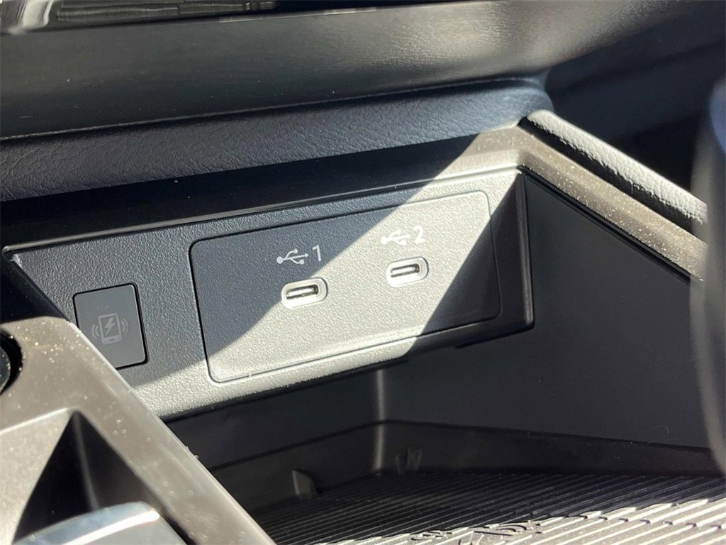 New 2025 Nissan Kicks SR image 28