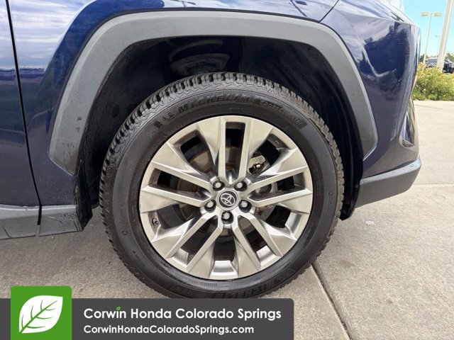 Used 2019 Toyota RAV4 XLE Premium w/ Cold Weather Package AWD/4WD image 15