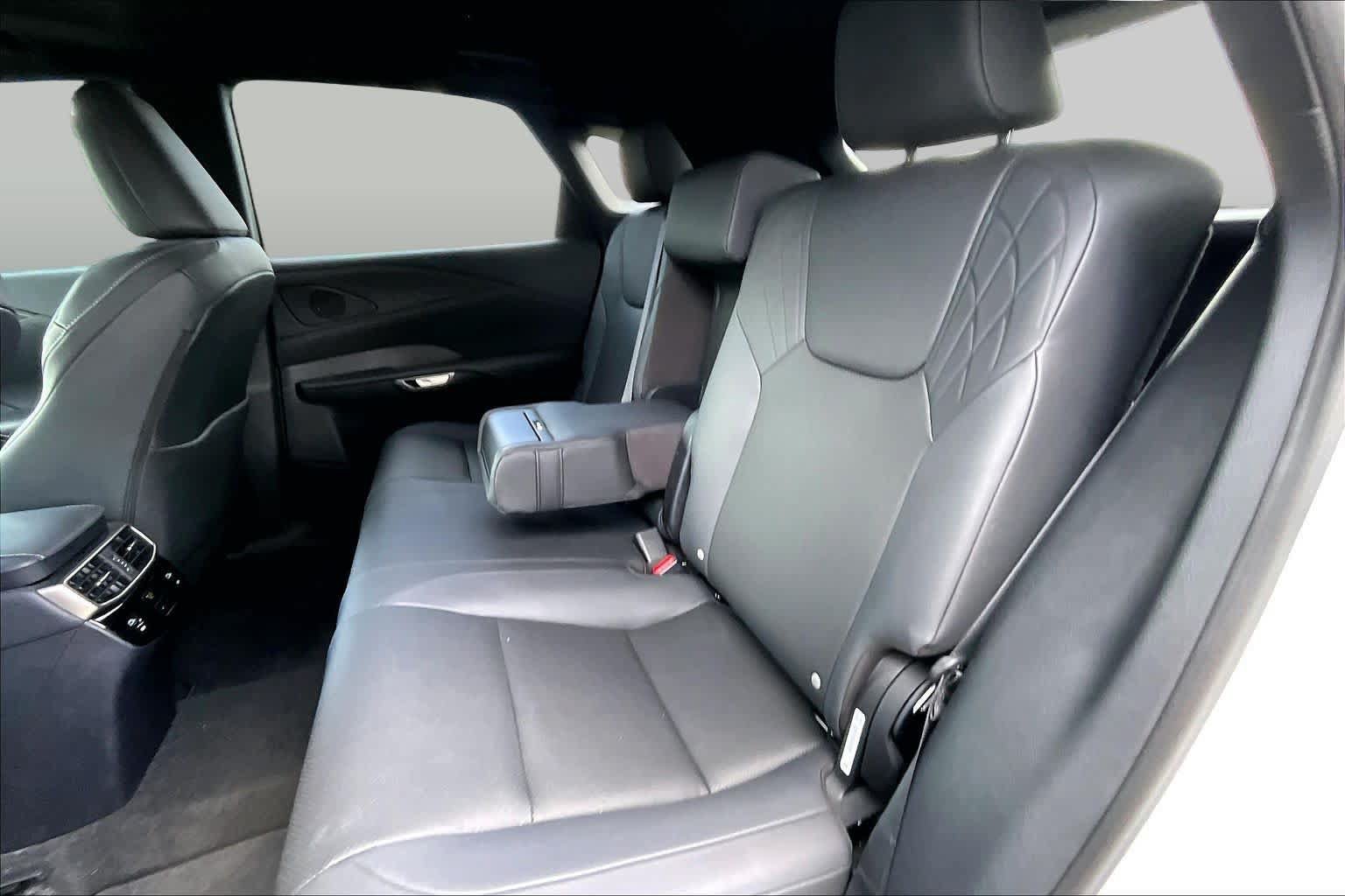 Used 2024 Lexus RX 350h w/ Accessory Package (Z1) AWD/4WD image 20