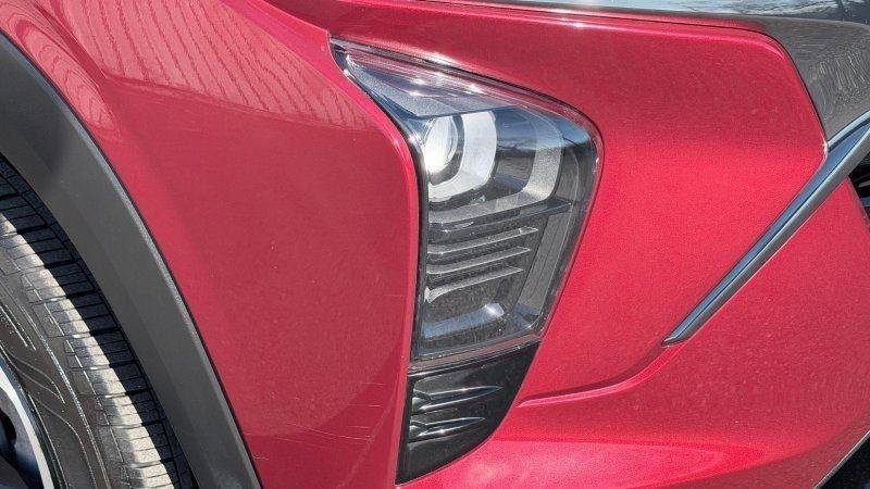 Used 2024 Chevrolet Trax RS image 11