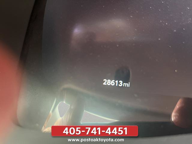 Used 2025 Toyota Camry XLE FWD image 11