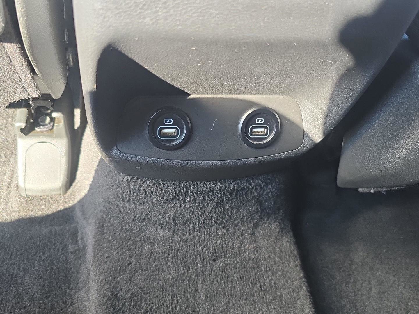 Used 2023 Hyundai Santa Fe SEL w/ Winter Weather Package image 11