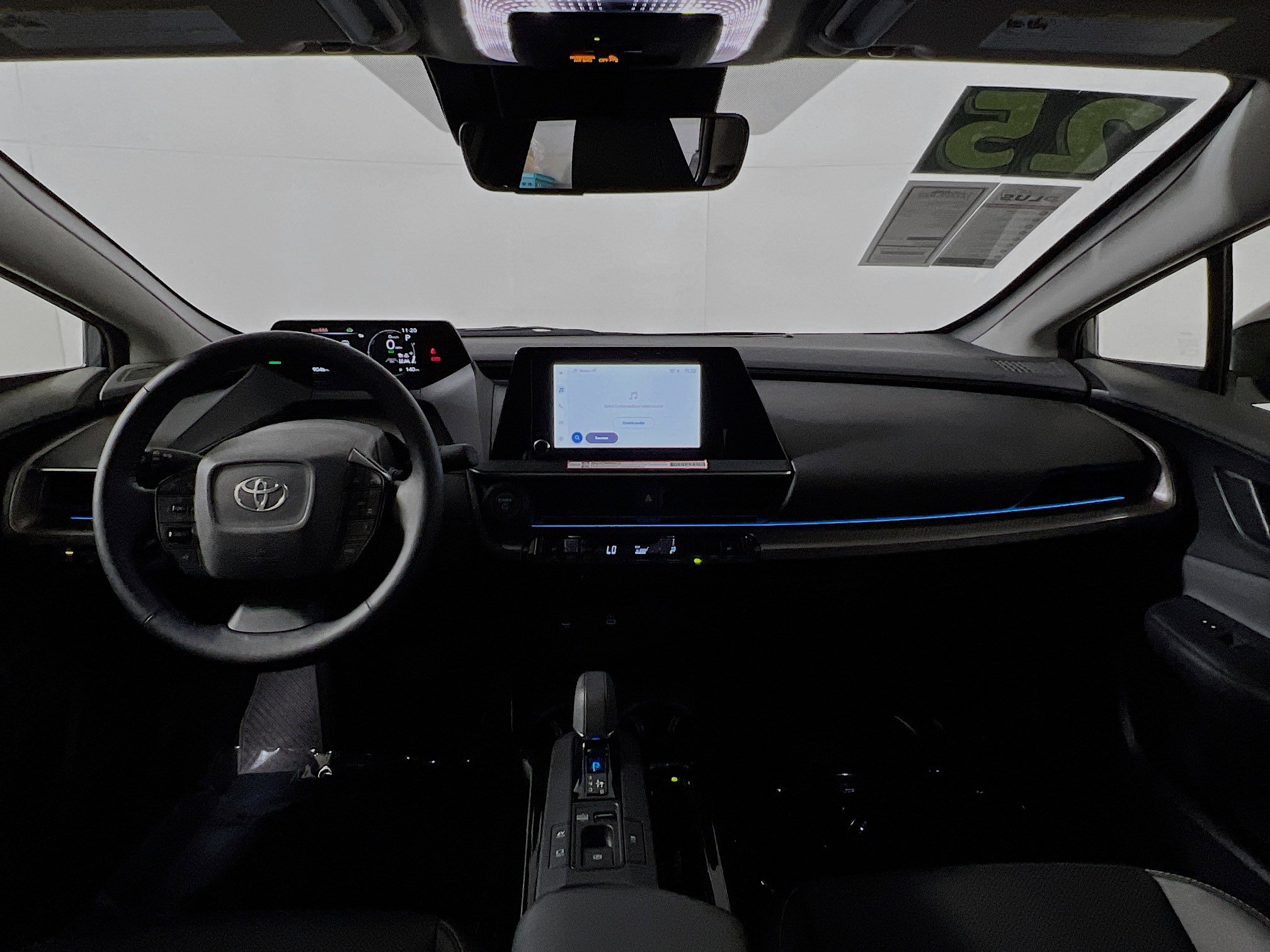 Used 2025 Toyota Prius XLE FWD image 30