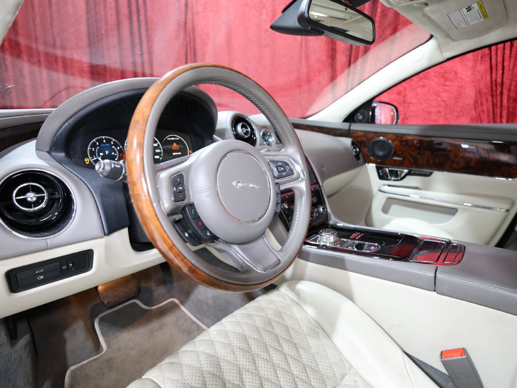 Used 2017 Jaguar XJ L Portfolio RWD image 12