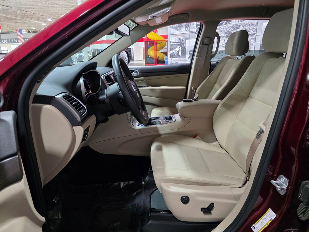 Used 2018 Jeep Grand Cherokee Laredo image 15