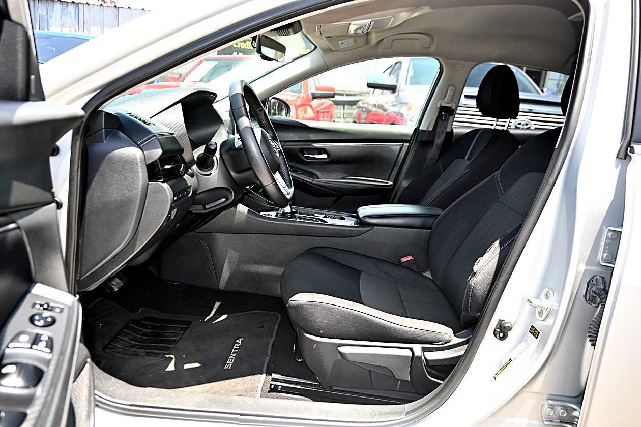 Used 2020 Nissan Sentra SV w/ Electronics Package FWD image 13