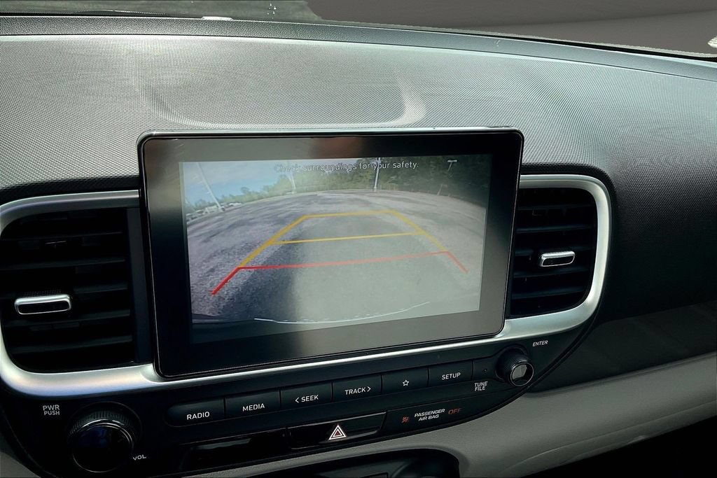 Used 2022 Hyundai Venue SEL FWD image 17