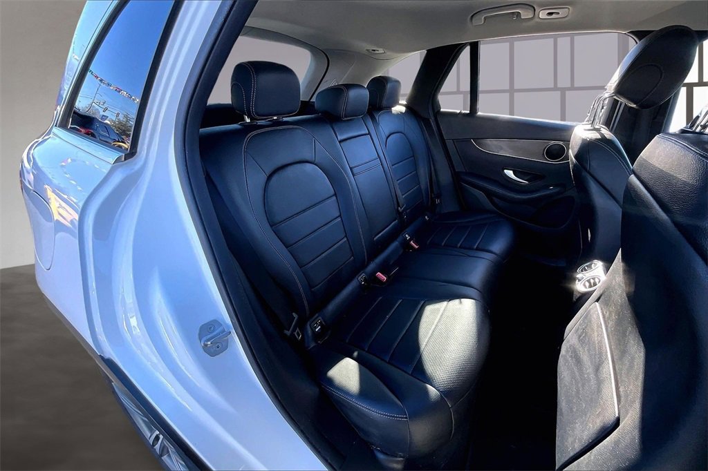 Used 2020 Mercedes-Benz GLC 300 4MATIC image 27