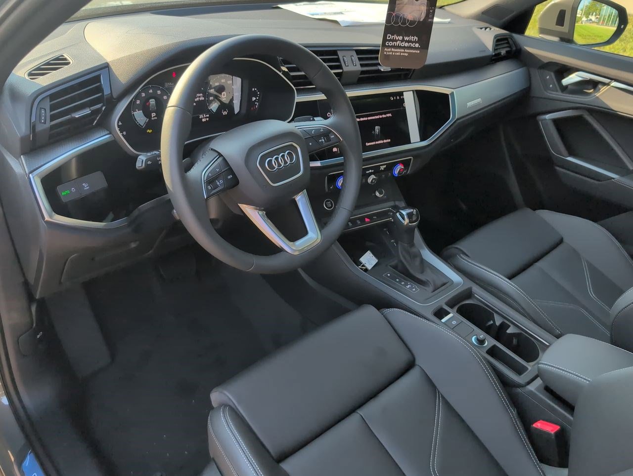 New 2025 Audi Q3 2.0T Premium image 2