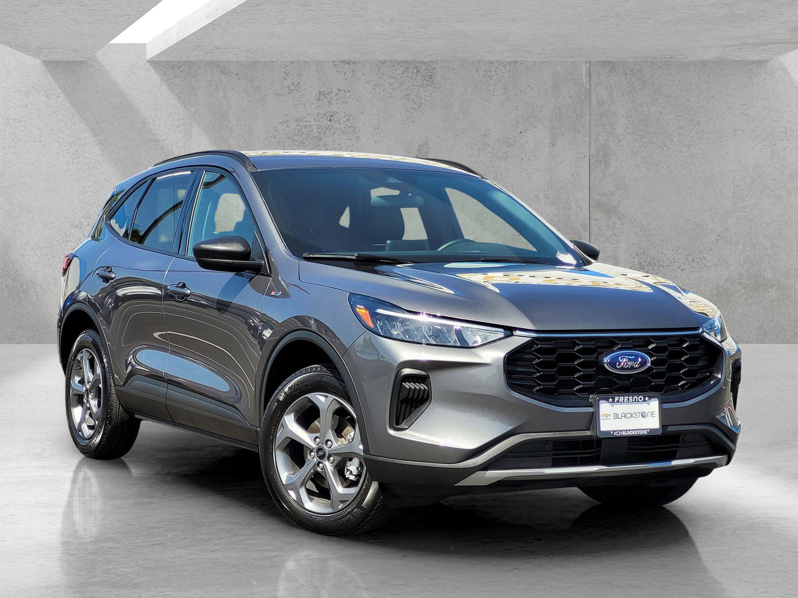 Used 2025 Ford Escape ST-Line AWD/4WD image 1