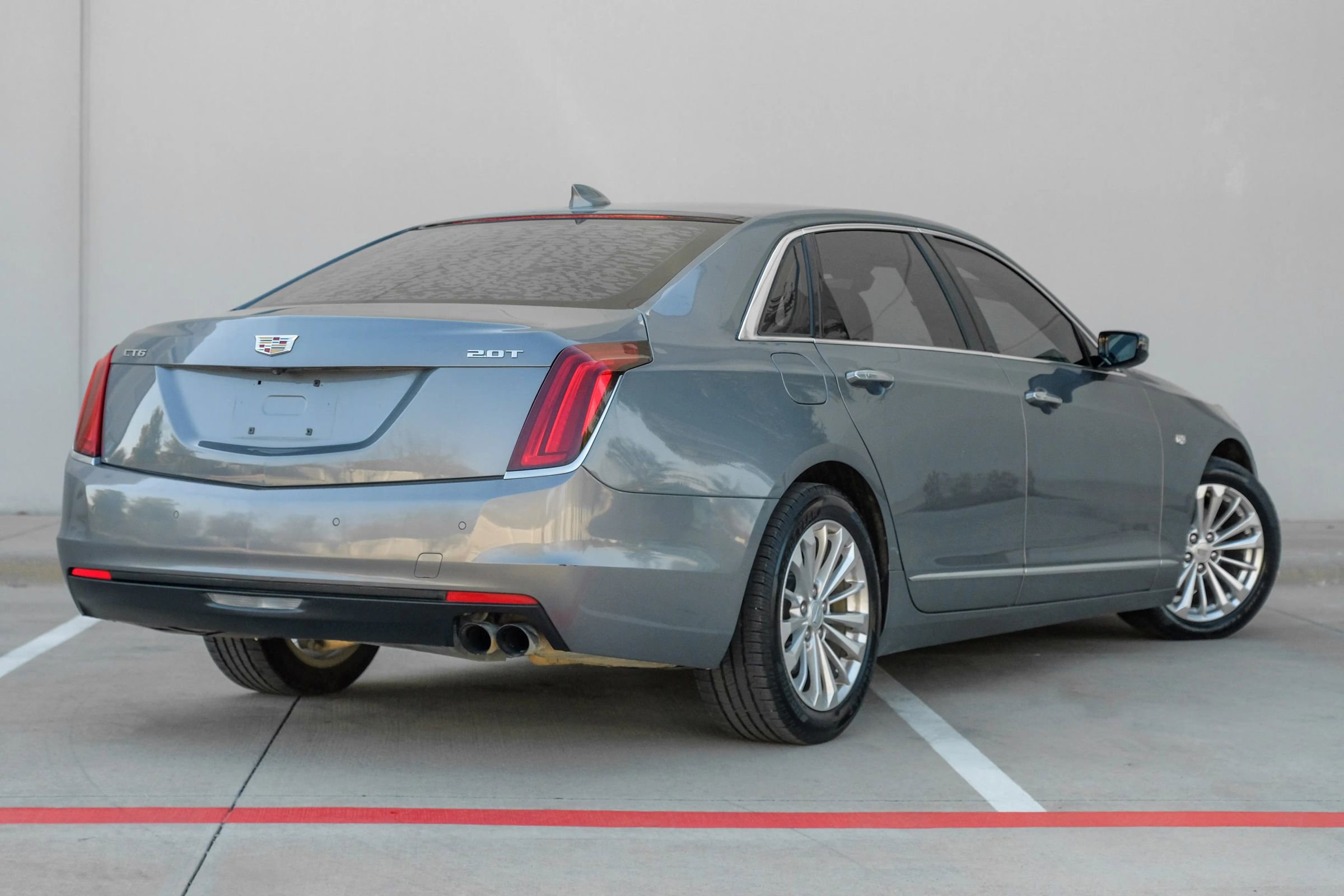 Used 2018 Cadillac CT6 2.0T image 4