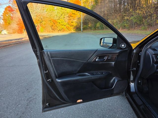 Used 2016 Honda Accord EX-L image 11