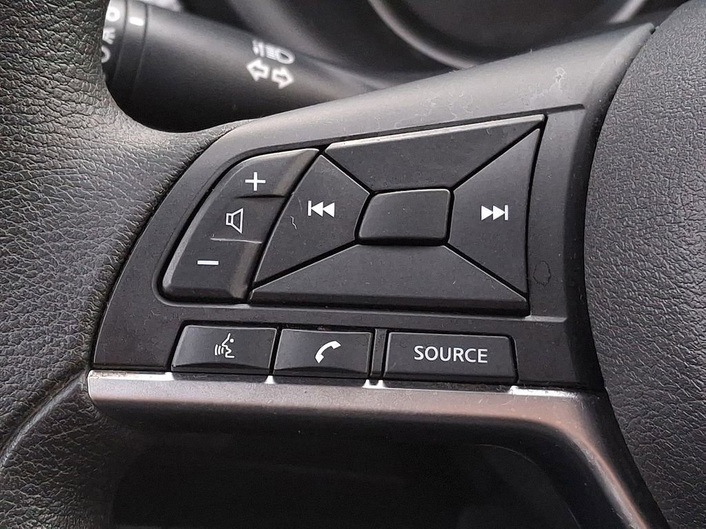 Used 2020 Nissan Kicks S image 16