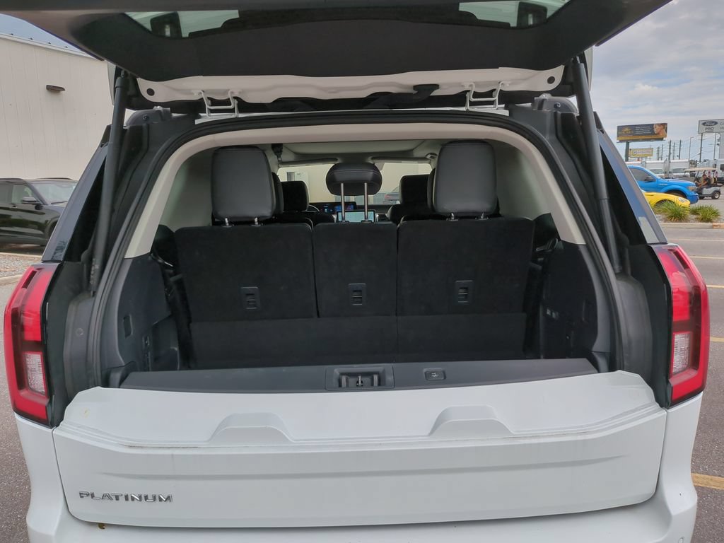 Certified 2025 Ford Expedition Platinum AWD/4WD image 14