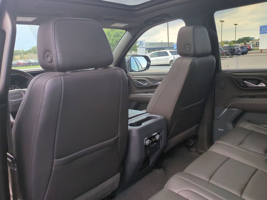 Used 2021 GMC Yukon Denali w/ Denali Premium Package image 20