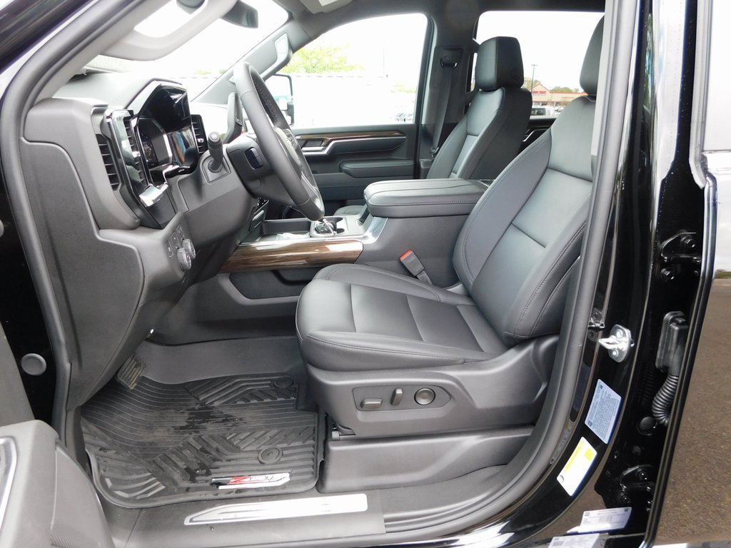 New 2026 Chevrolet Silverado 3500 LT w/ Z71 Chrome Sport Edition image 19