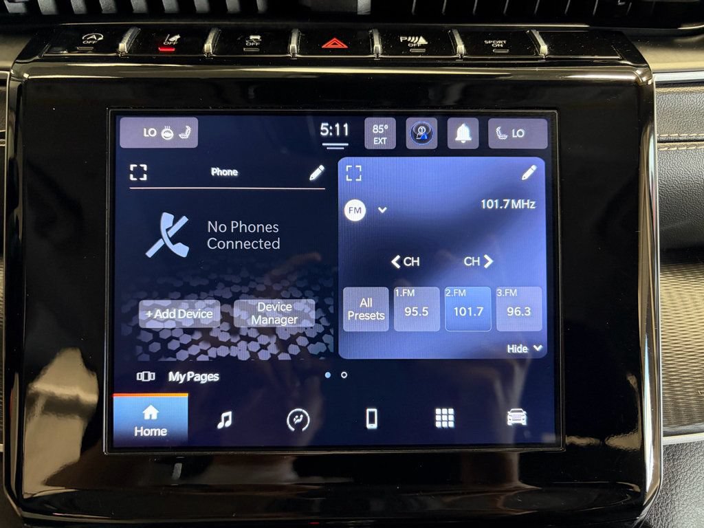 Used 2023 Jeep Grand Cherokee Laredo w/ Luxury Tech Group I AWD/4WD image 16