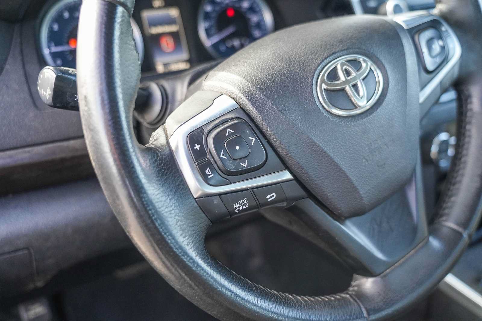 Used 2017 Toyota Camry XLE w/ Convenience Package FWD image 19