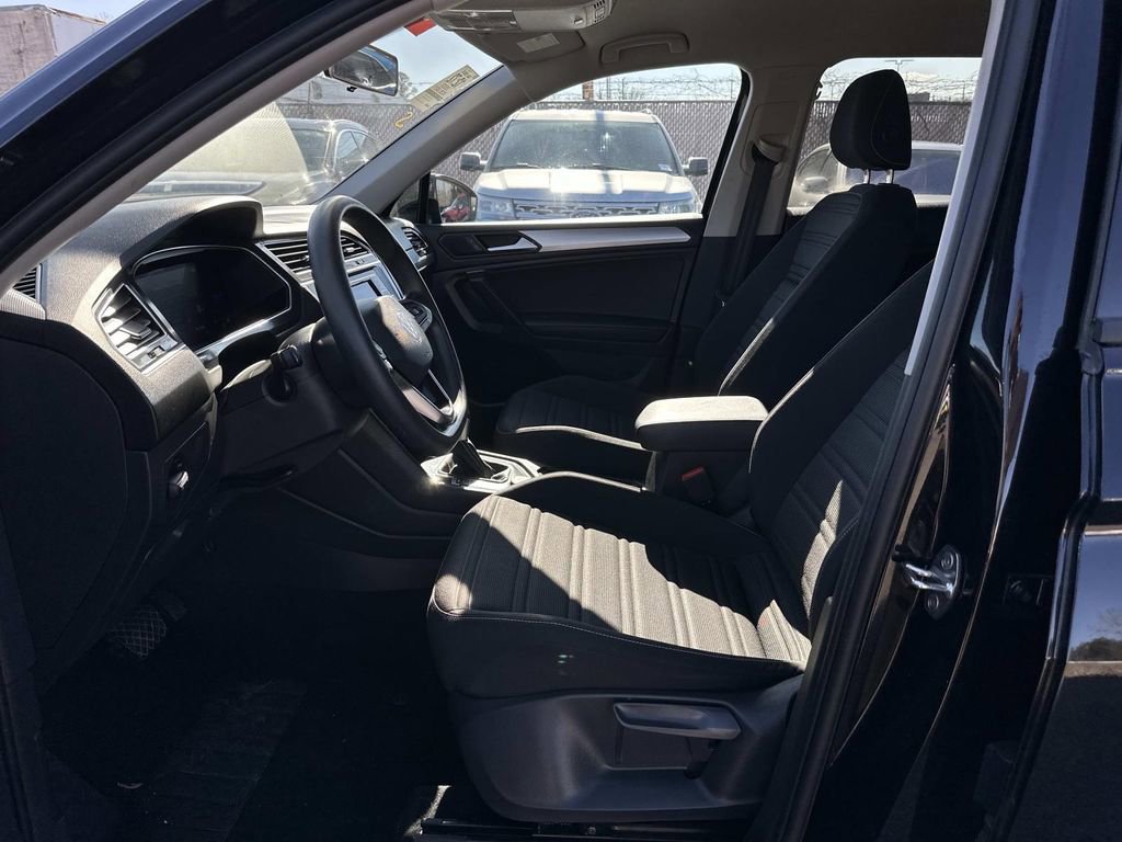 Used 2022 Volkswagen Tiguan S image 25