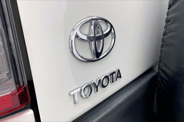 Used 2014 Toyota FJ Cruiser 4WD w/ Convenience Package image 32