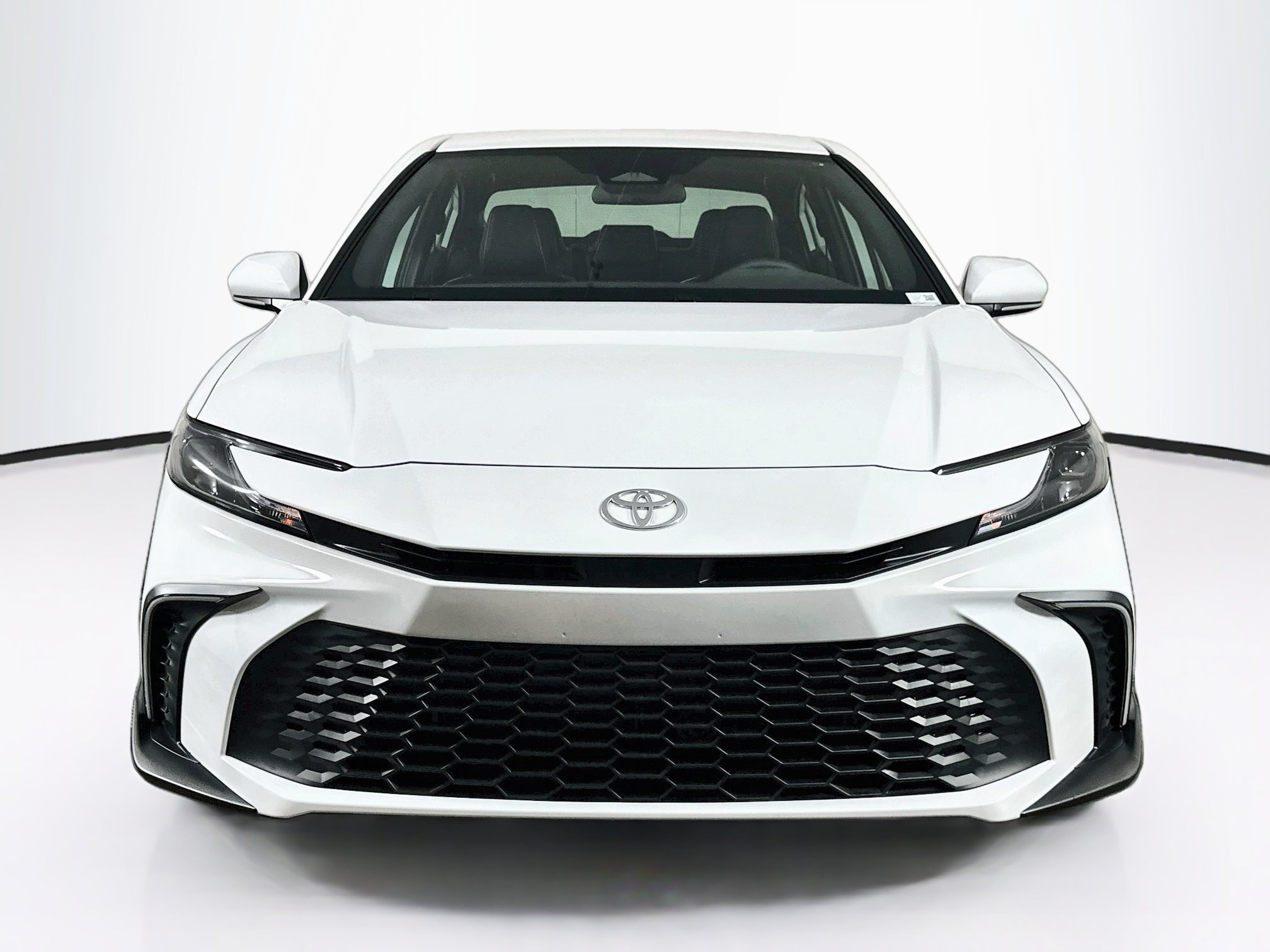 Used 2026 Toyota Camry SE FWD image 2