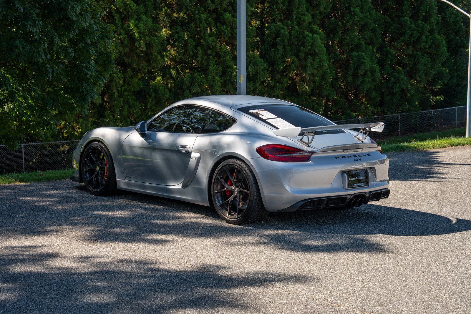 Certified 2016 Porsche Cayman GT4 RWD image 3