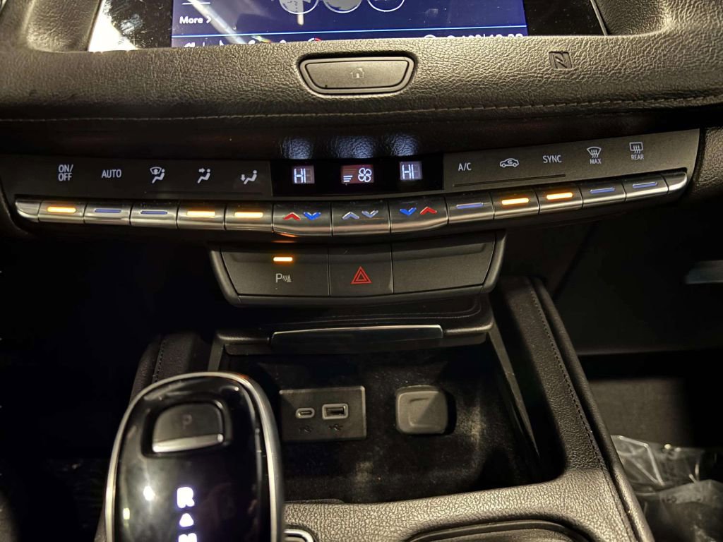 Used 2020 Cadillac XT4 Premium Luxury image 33