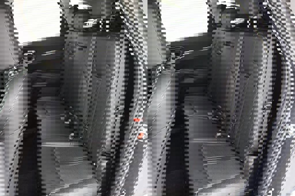 Used 2024 Kia Sorento S image 13