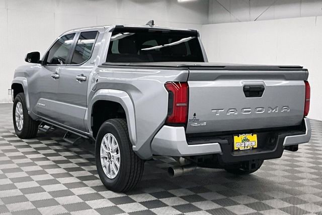Used 2025 Toyota Tacoma SR5 AWD/4WD image 3