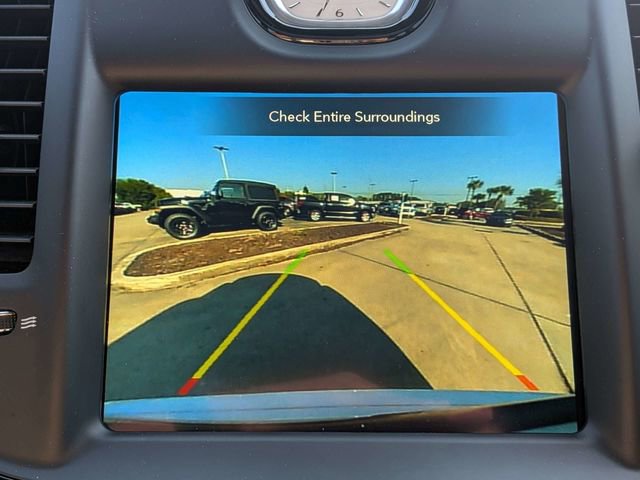 Certified 2023 Chrysler 300 C RWD image 21