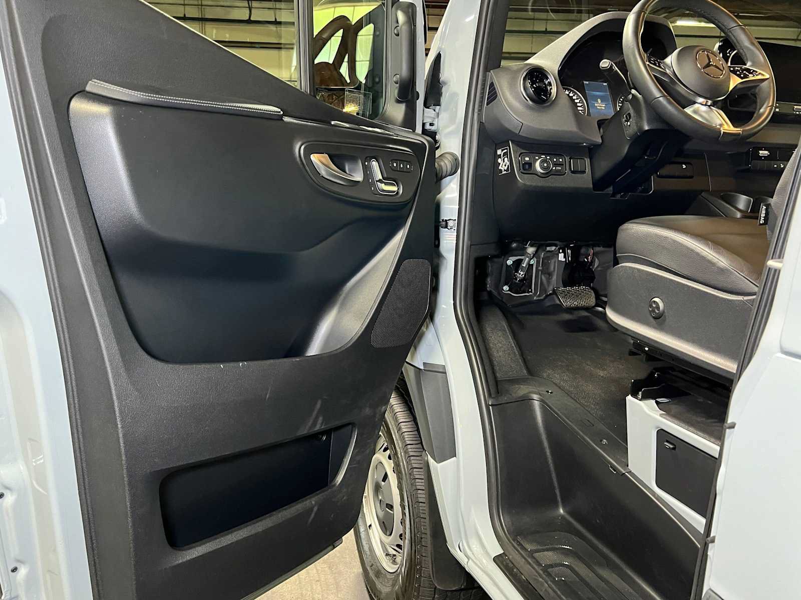 Used 2026 Mercedes-Benz Sprinter 2500 image 21