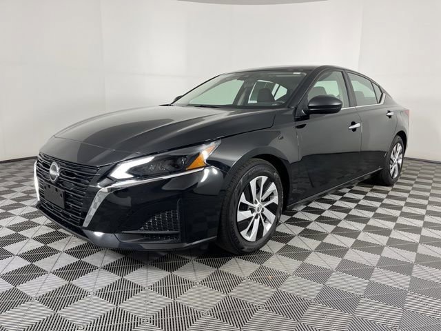 Used 2024 Nissan Altima 2.5 S image 5