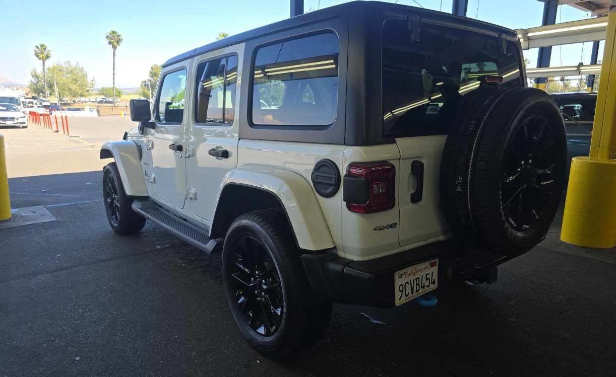 Used 2022 Jeep Wrangler Unlimited Sahara w/ Cold Weather Group image 6