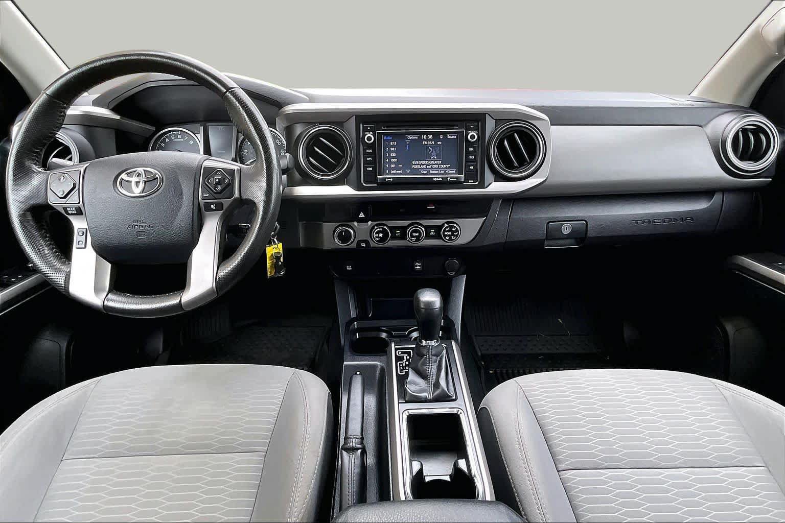 Used 2017 Toyota Tacoma SR5 AWD/4WD image 16