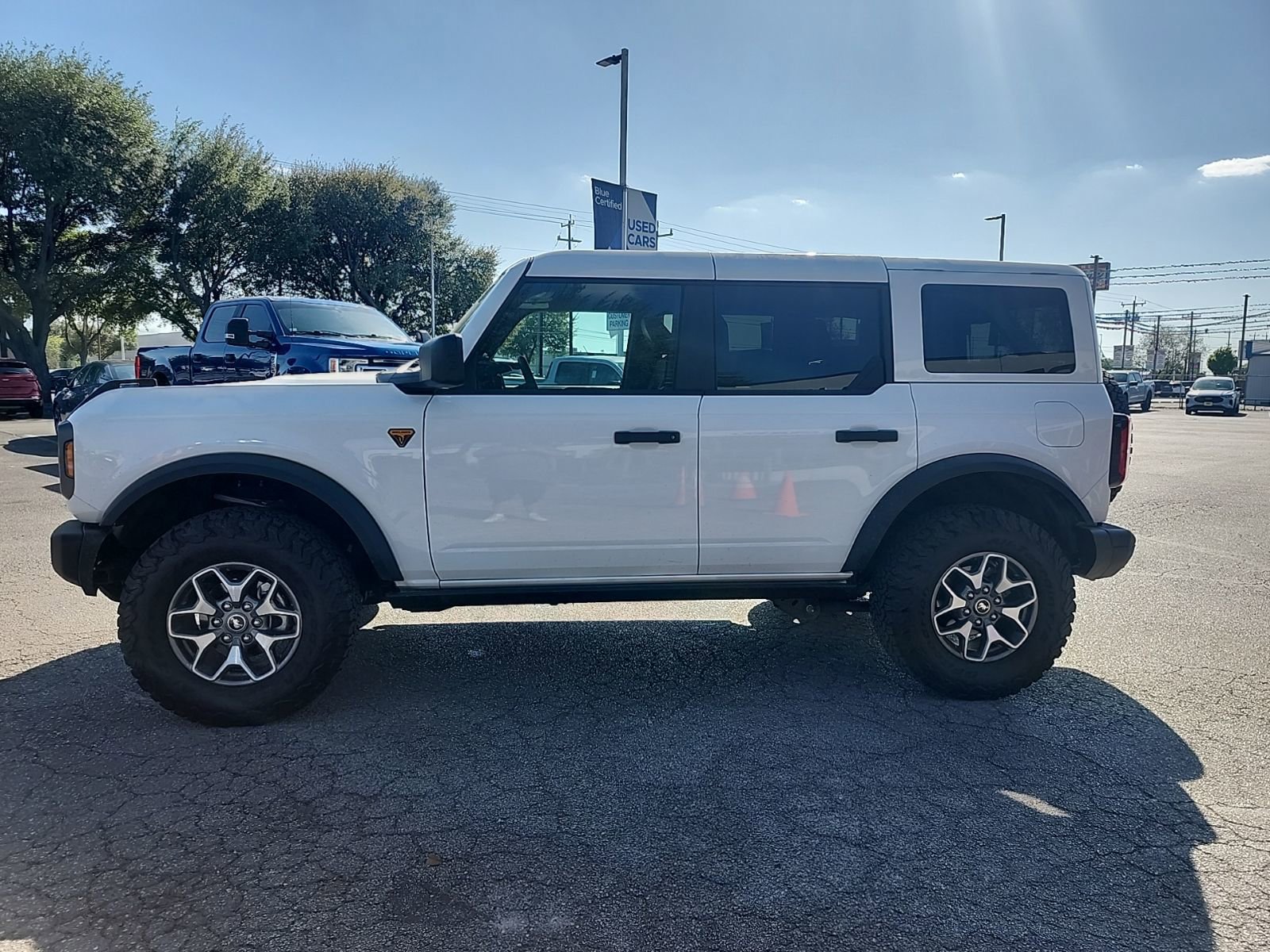 Used 2025 Ford Bronco Badlands image 5