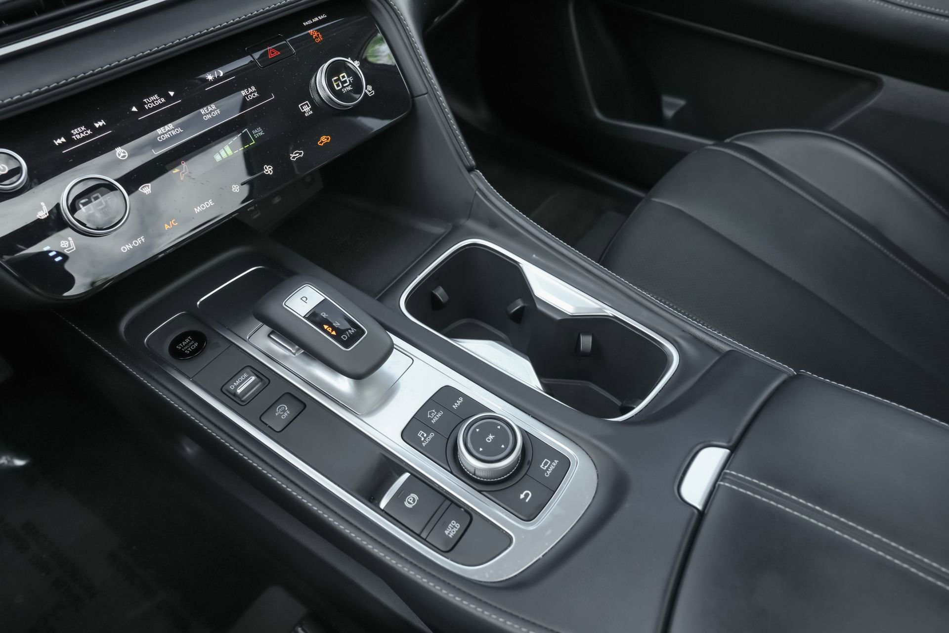 Certified 2026 INFINITI QX60 Luxe w/ Cargo Package FWD image 12