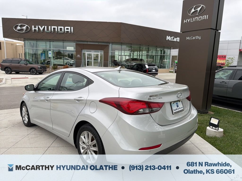 Used 2015 Hyundai Elantra SE w/ Option Group 02 FWD image 12