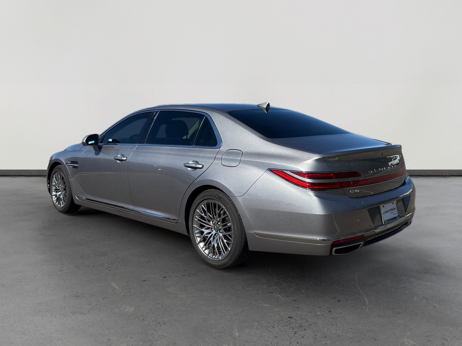 Used 2021 Genesis G90 3.3T Premium RWD image 3