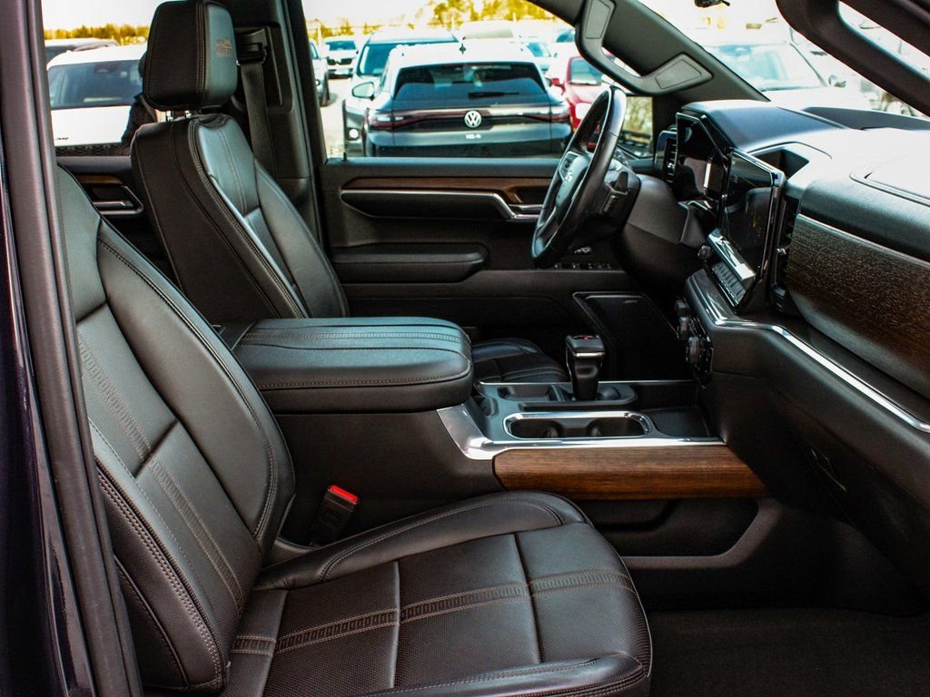 Used 2023 Chevrolet Silverado 1500 High Country w/ High Country Premium Package image 39