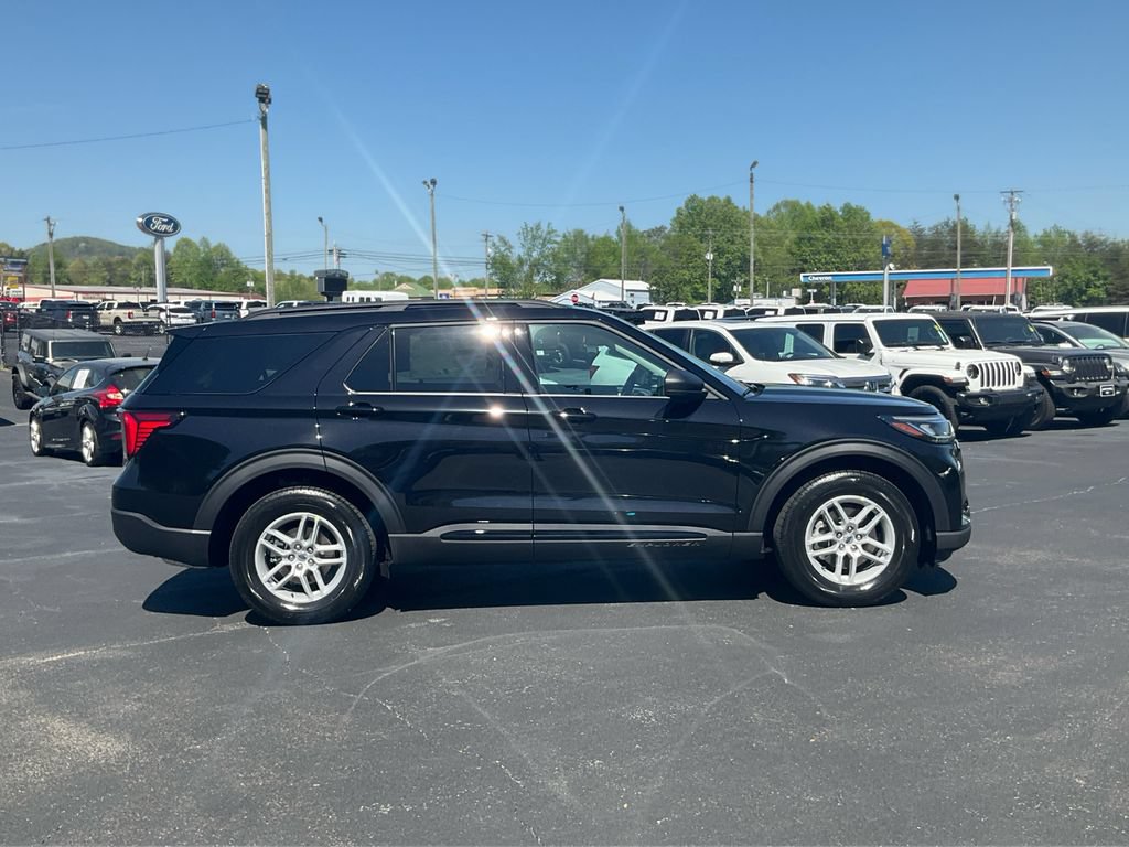New 2026 Ford Explorer Active w/ Active Comfort Package RWD image 4