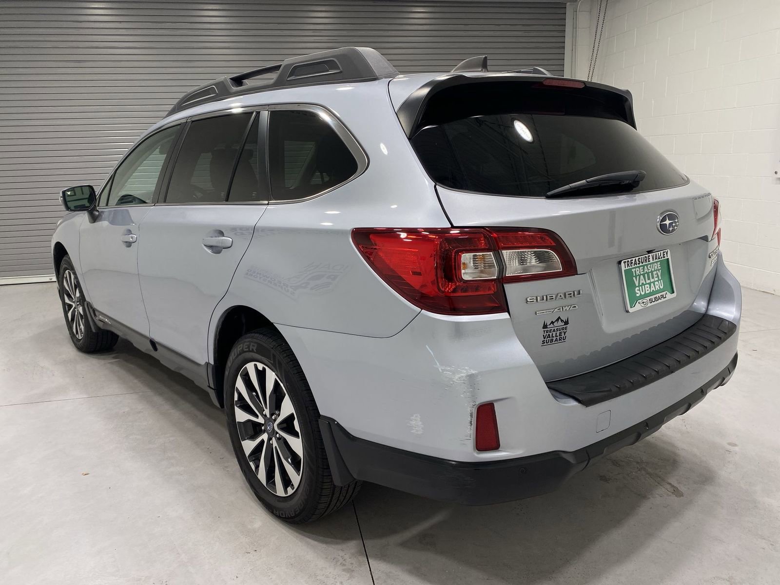 Used 2017 Subaru Outback 2.5i Limited AWD/4WD image 6