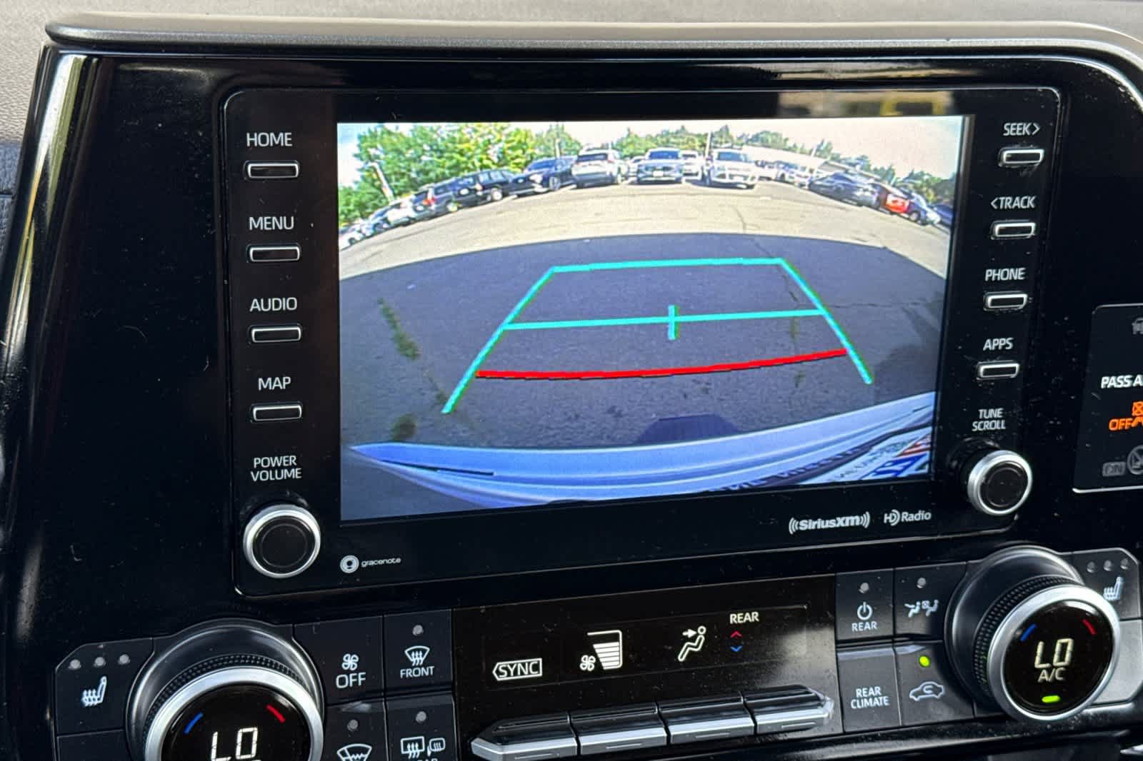 Used 2022 Toyota Highlander XLE AWD/4WD image 20