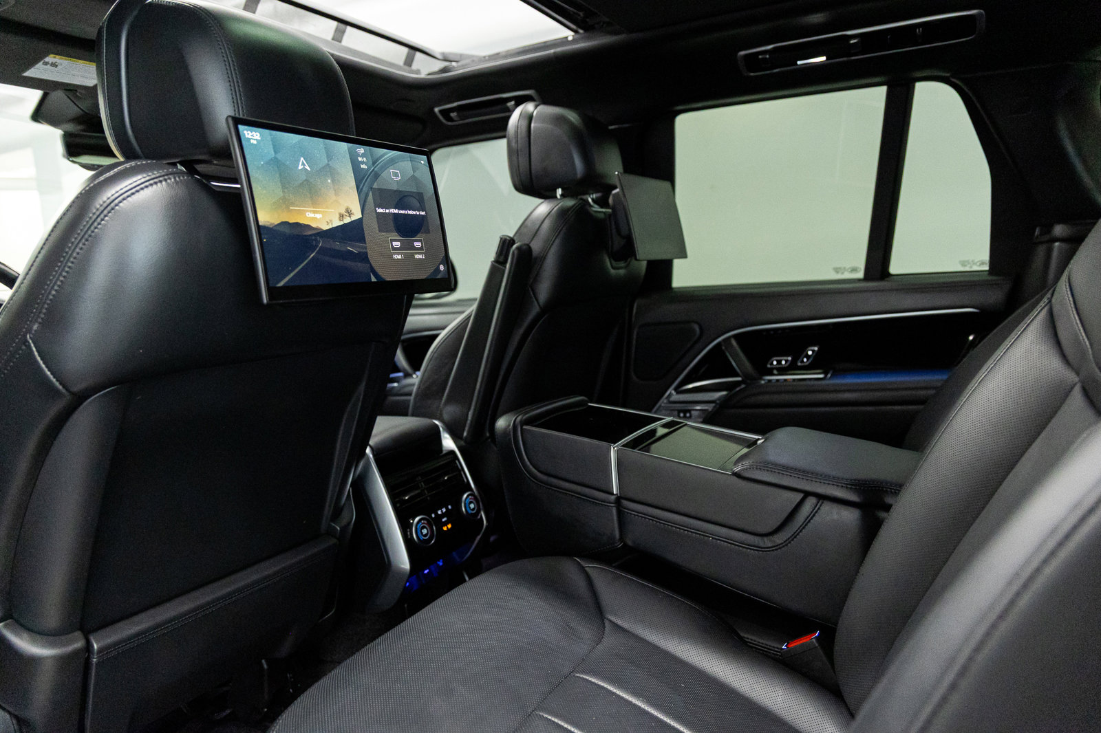 Used 2023 Land Rover Range Rover Autobiography image 30