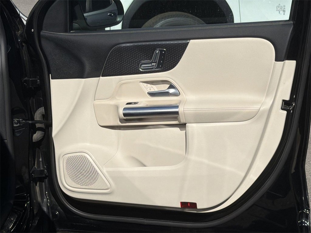 Used 2025 Mercedes-Benz GLA 250 image 29