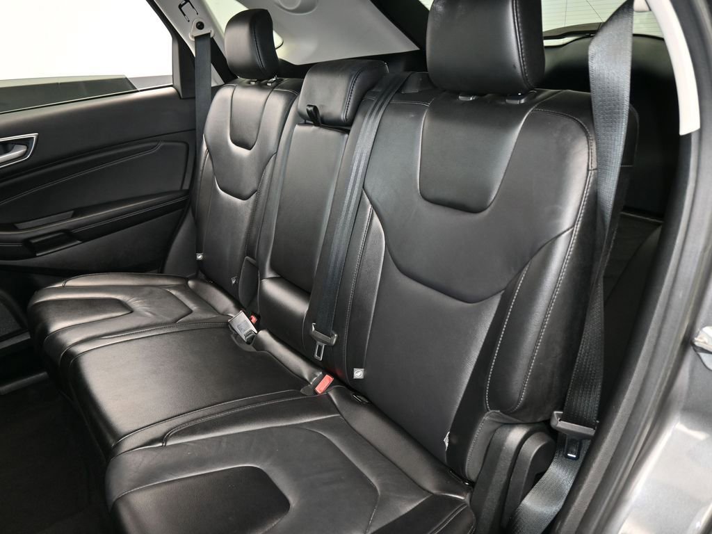 Used 2022 Ford Edge Titanium image 34