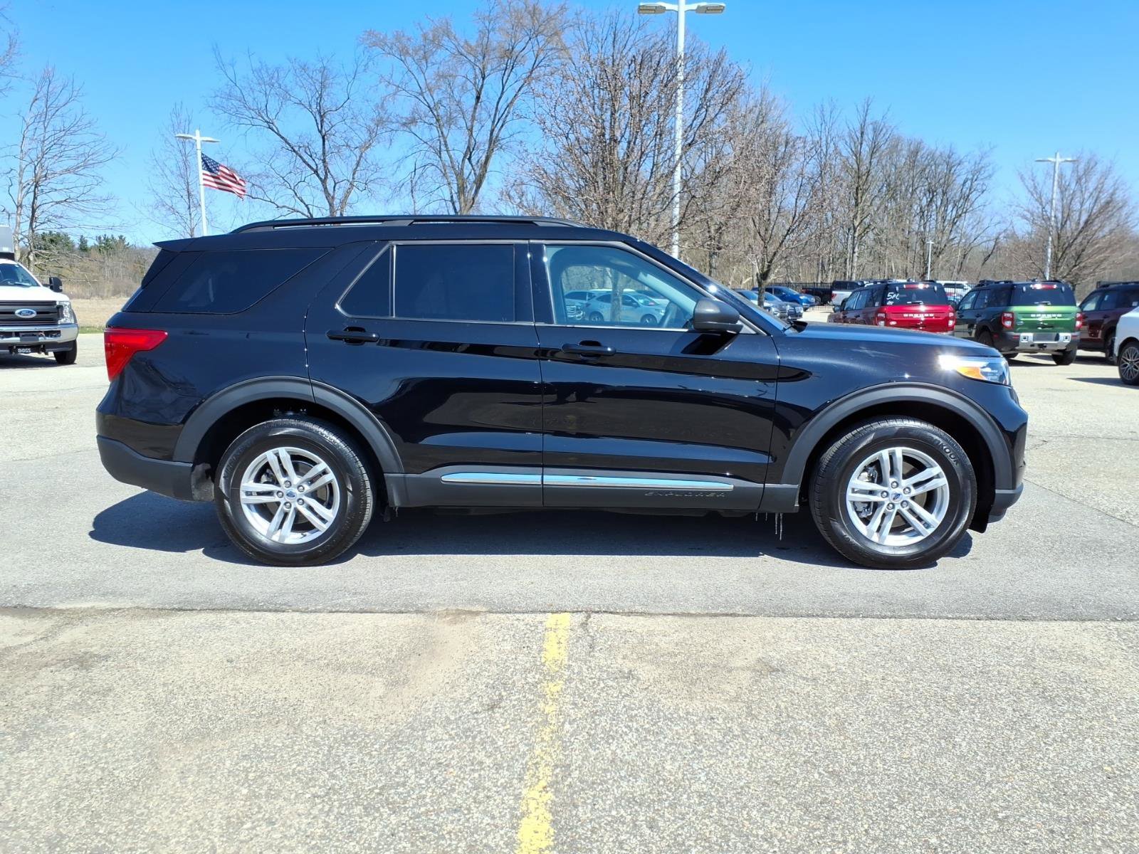 Certified 2024 Ford Explorer XLT w/ Equipment Group 202A AWD/4WD image 9