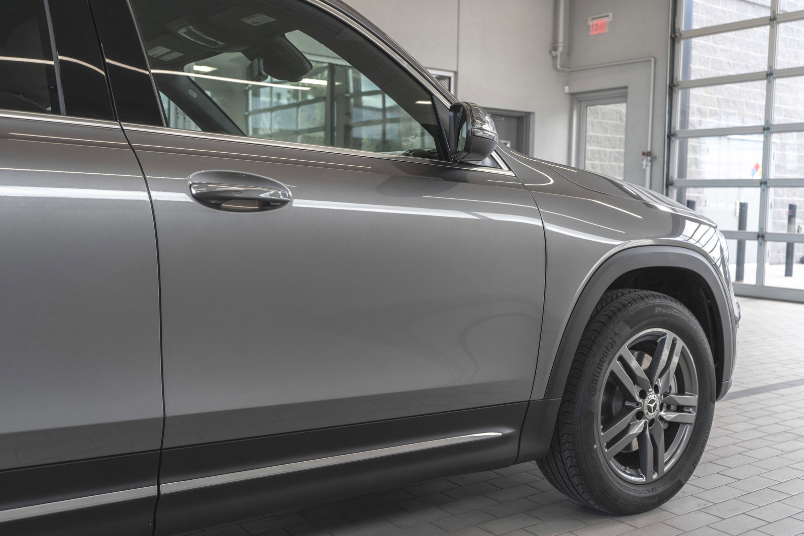 Used 2025 Mercedes-Benz GLB 250 4MATIC image 32