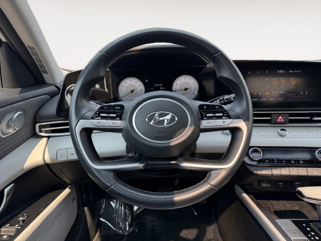 Used 2021 Hyundai Elantra Limited FWD image 14