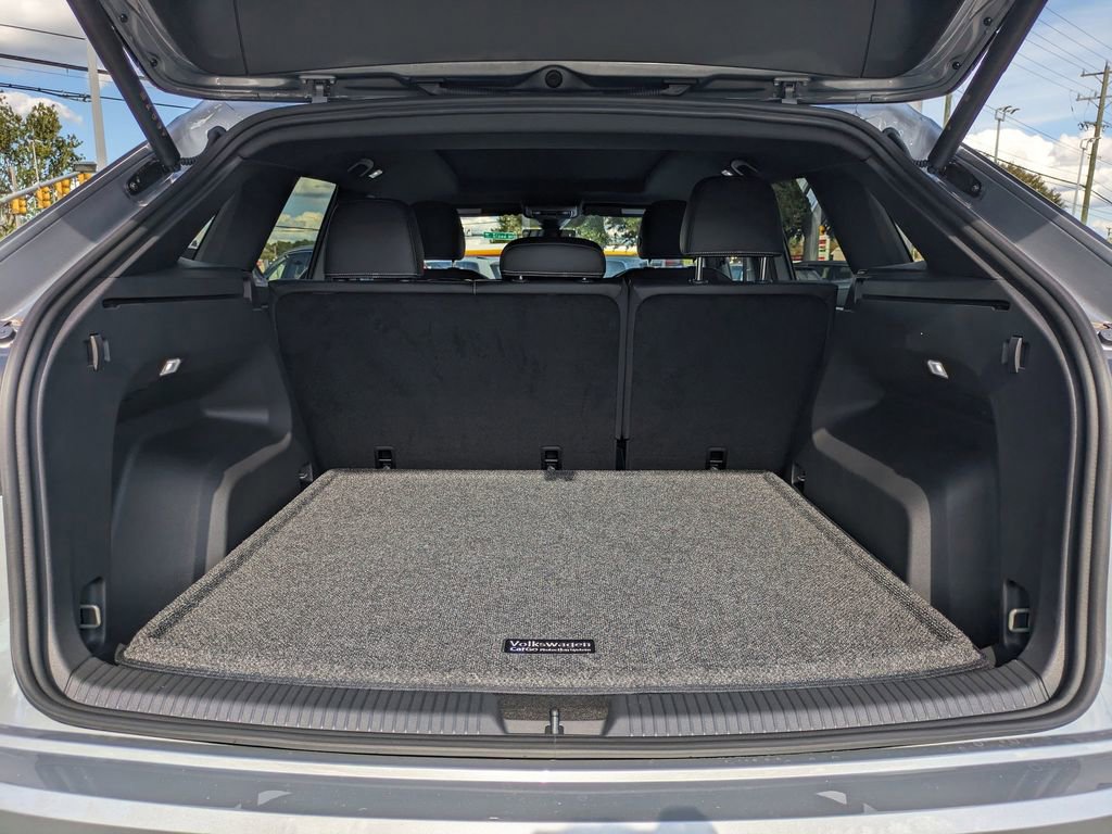 New 2026 Volkswagen Atlas Cross Sport SE image 13